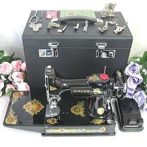 Singer Featherweight 221 Sewing Machine with Rare La Vincedora Displays